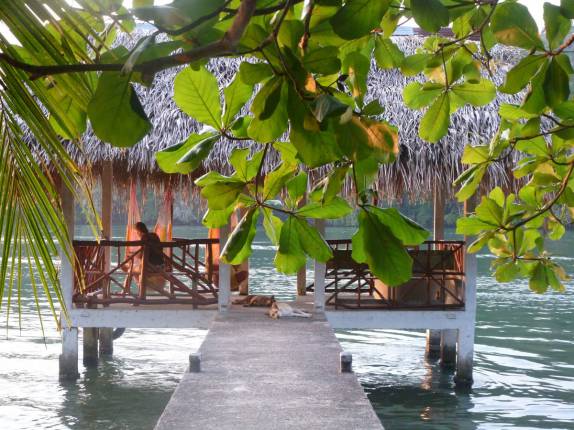 O pier da Round House, na região de Livingston, no litoral da Guatemala